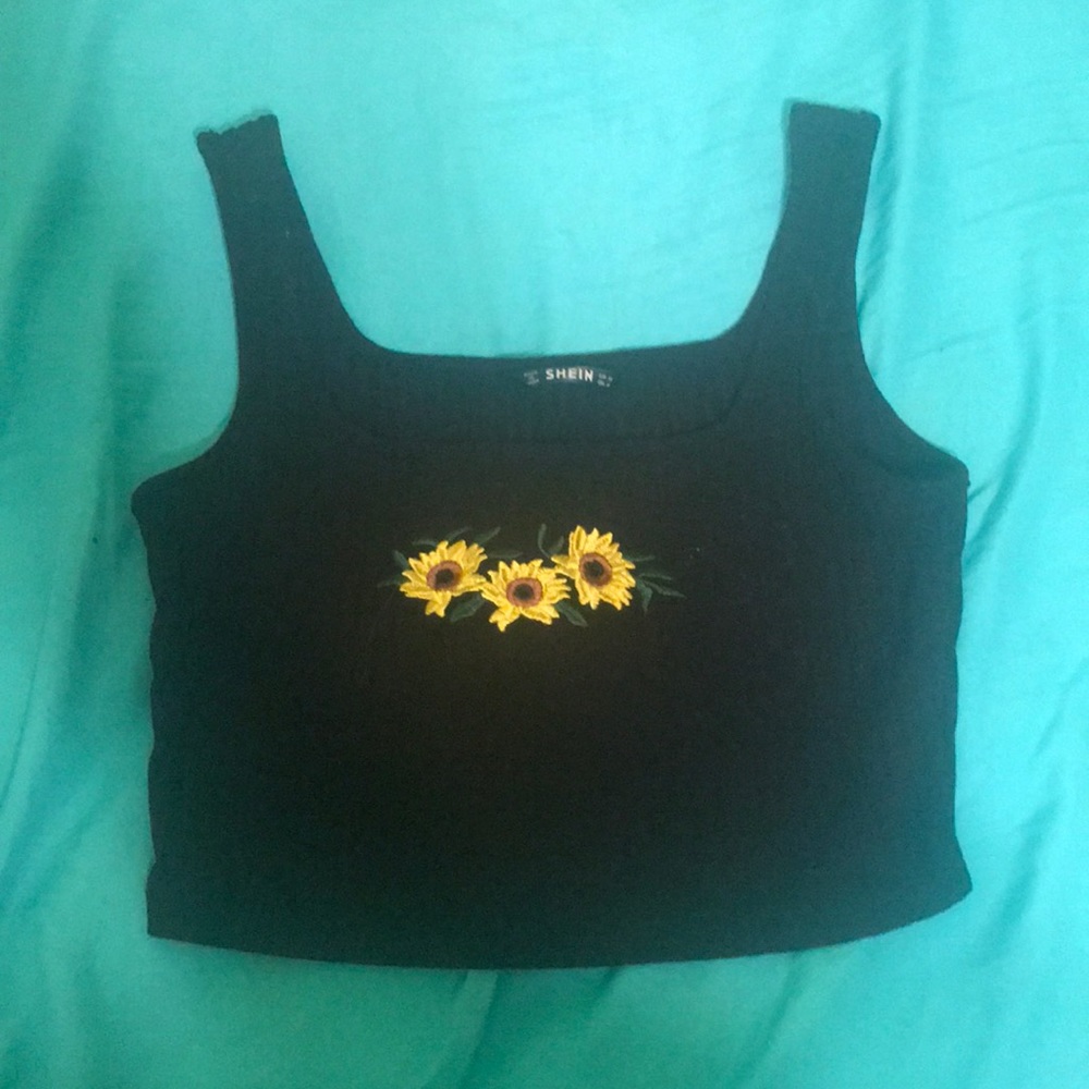 3/$15 Embroidered sunflower crop top